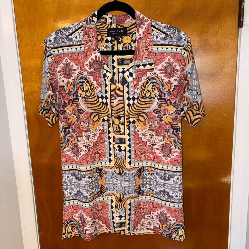 PacSun Short Sleeve Button-Up Shirt 🐅 Men’s Small